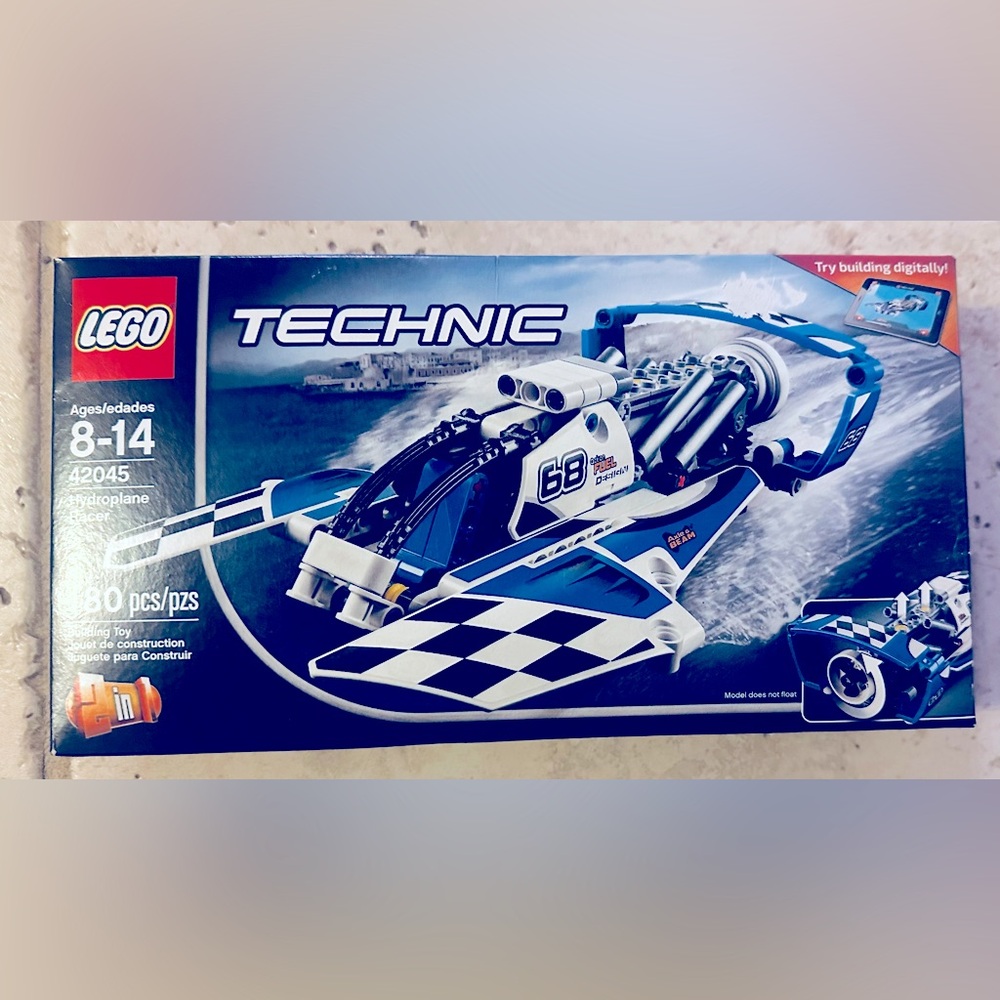 LEGO Technic 42045 Hydroplane Racer **RETIRED** **BRAND NEW**